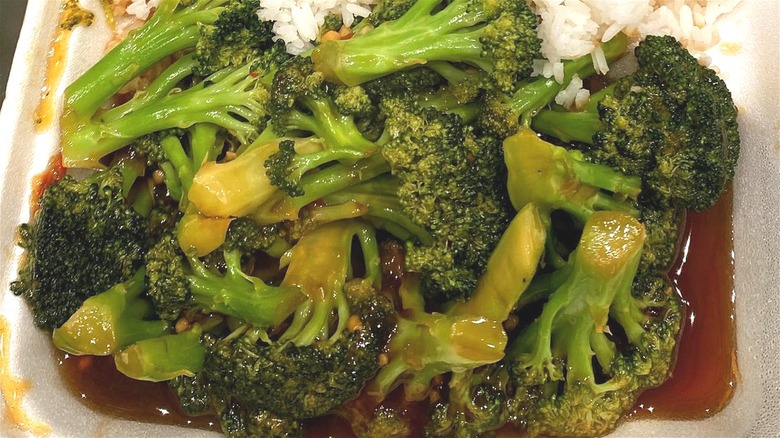 Take-out broccoli with garlic sauce 