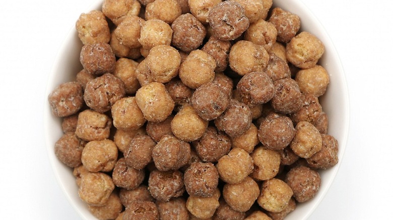 Reese's Puffs in white bowl