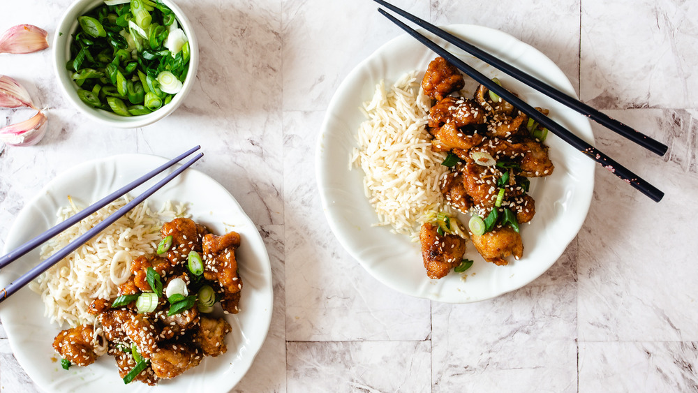 plates of general tso chicken