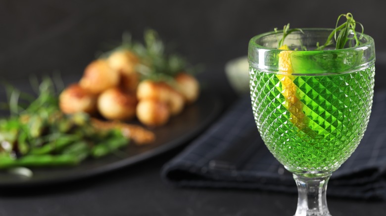 tarkhuna with tarragon and lemon