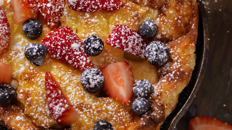 pancake with fruit and sugar