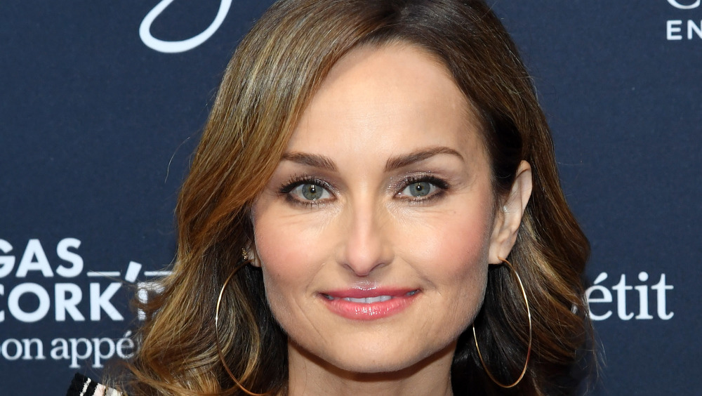 Giada De Laurentiis posng on the red carpet