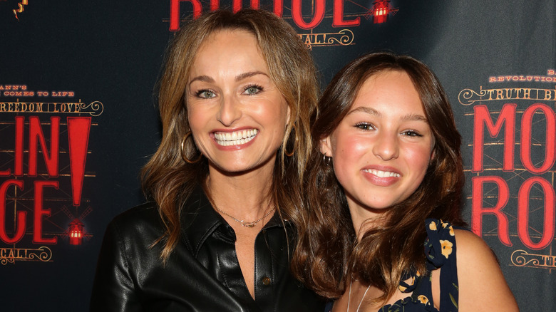 Giada De Laurentiis and her daughter Jade pose on a red carpet.