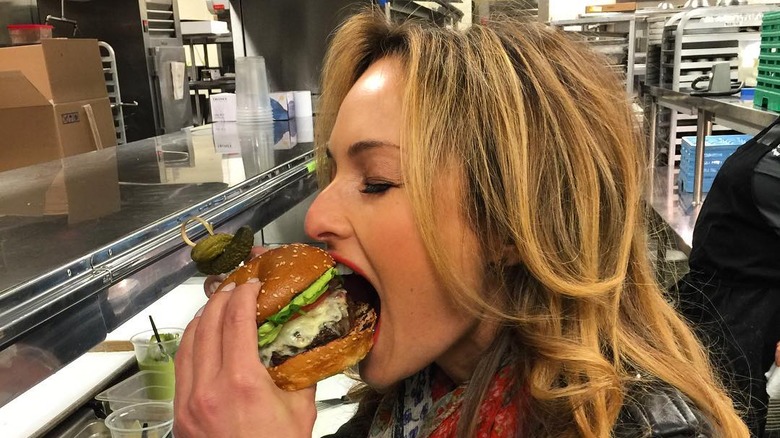 Giada eating burger