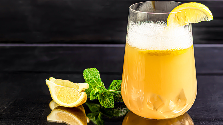 ginger beer in glass 