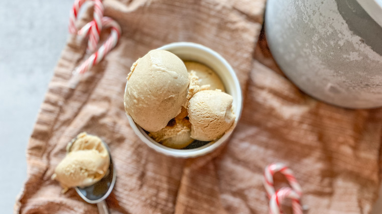 gingerbread ice cream scoop