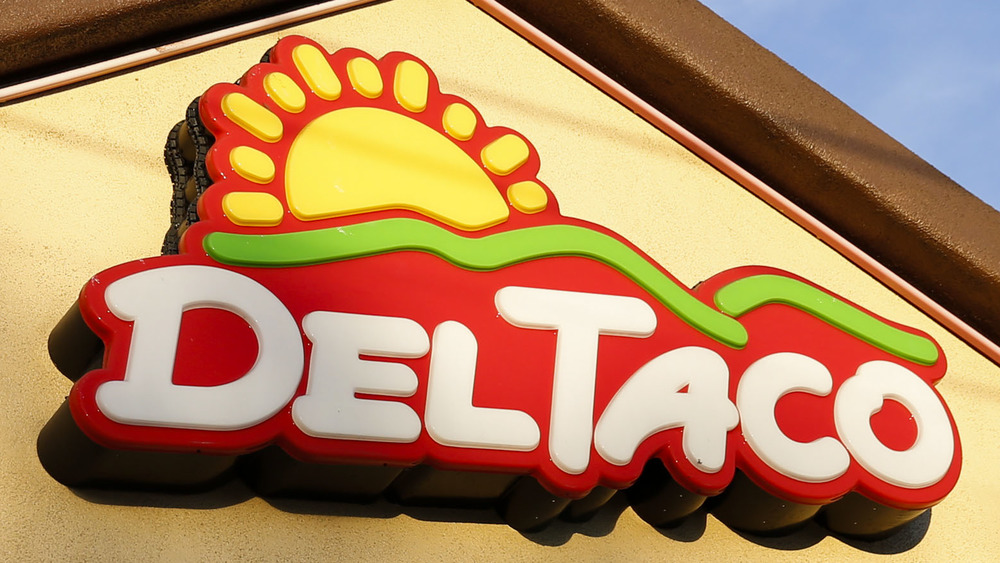 Del Taco sign