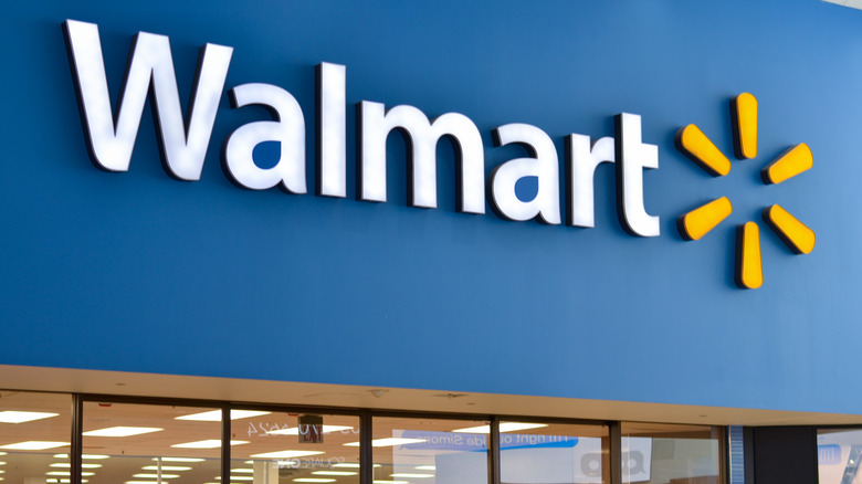 Walmart exterior shot