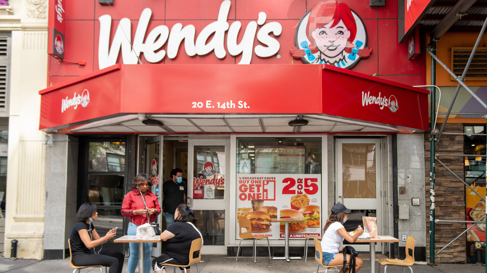 Wendy's exterior restaurant