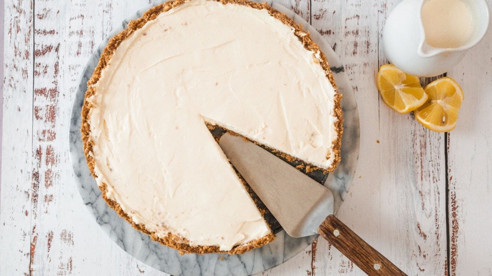 No-bake cheesecake with slice cut out