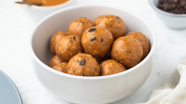 chocolate peanut butter protein balls