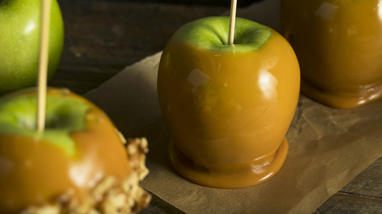 caramel apples