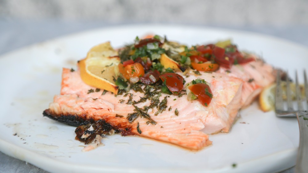 grilled salmon recipe presentation