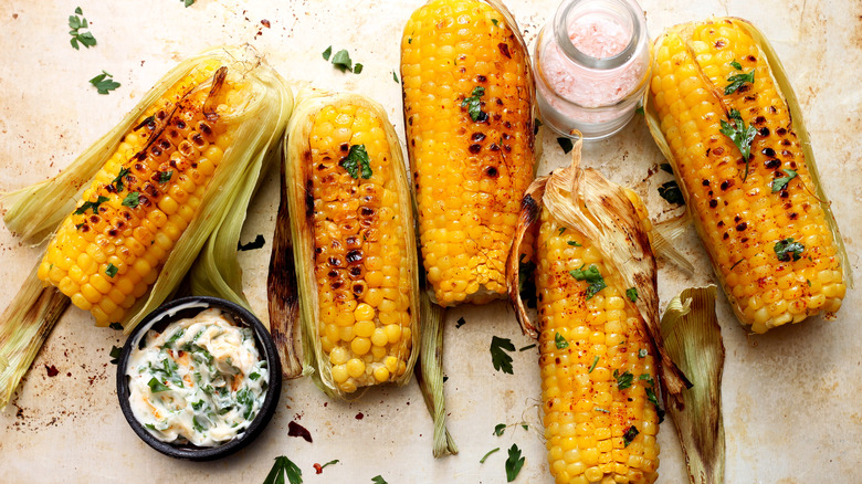 Grilled corn with paprika and sauce