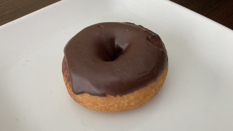 Kroger plain cake chocolate iced sideview