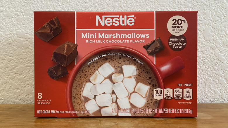 box of Nestle Mini Marshmallows hot cocoa mix