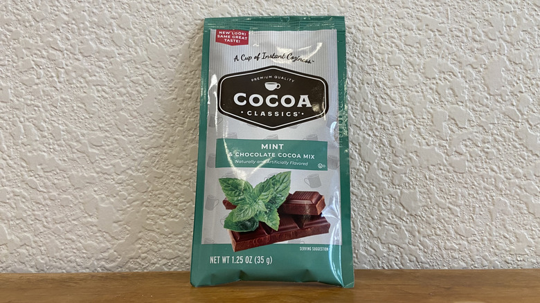 single sachet of Cocoa Classics Mint Chocolate cocoa mix