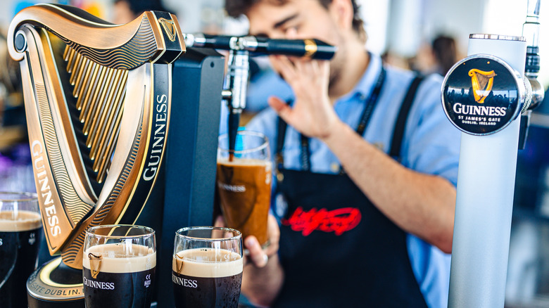 What Does 'Split The G' Mean When Drinking Guinness?