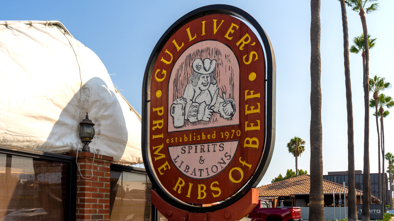 Gulliver's Prime Ribs of Beef restaurant sign