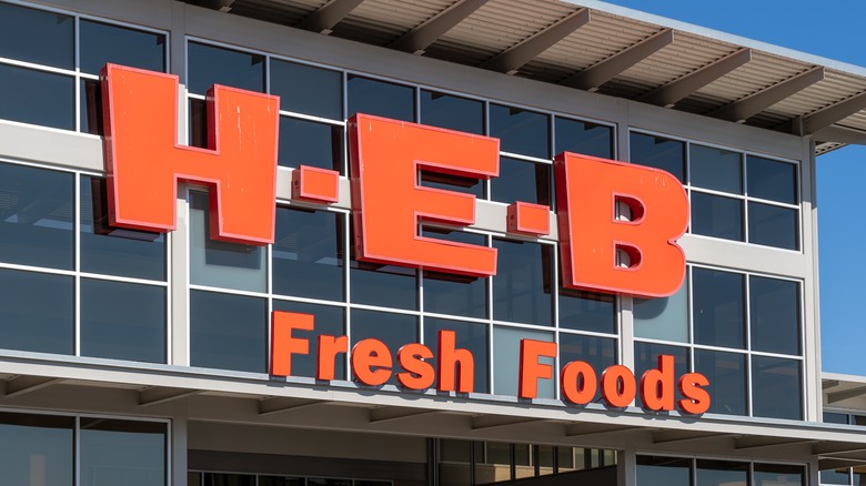   Znak sklepu spożywczego H-E-B