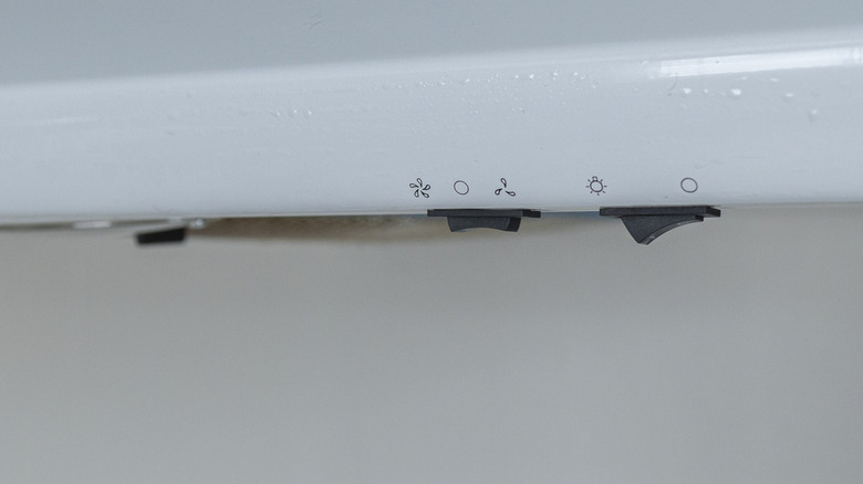 Kitchen stove fume hood