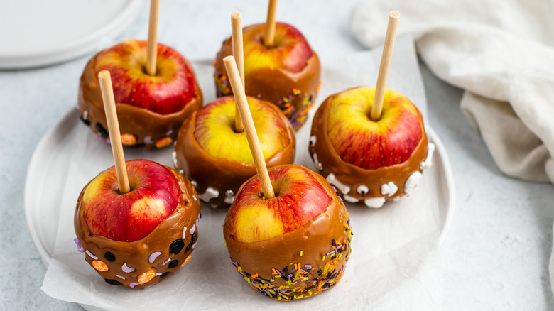 Halloween caramel apples