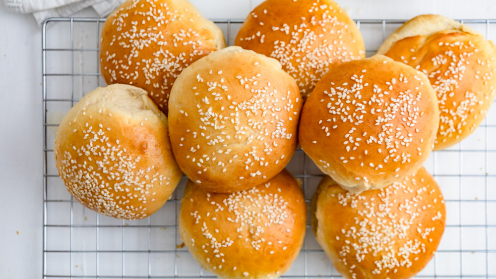 hamburger buns