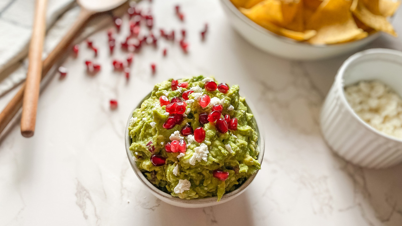 Healthy Guacamole With Pomegranate Seeds Recipe