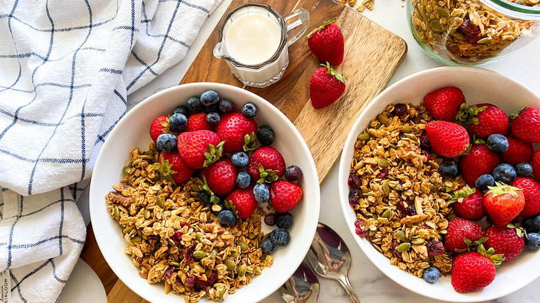 granola and fruit bowl