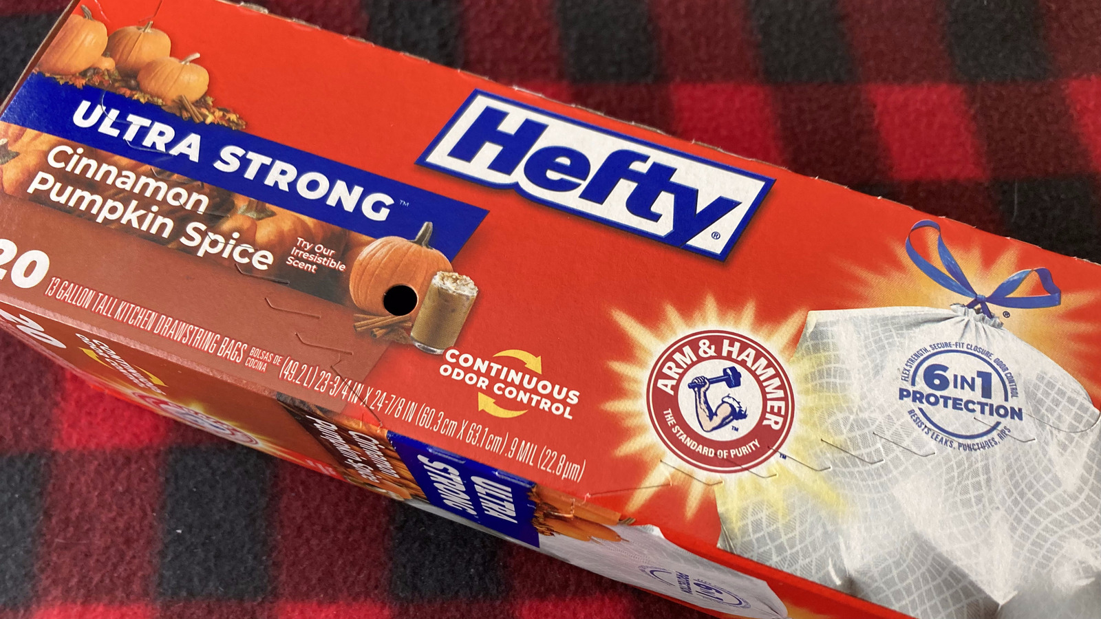 Hefty Ultra Strong Tall Kitchen Trash Bags, Cinnamon Pumpkin Spice