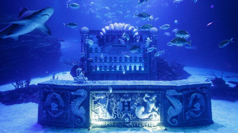 Hendrick's Pubmarine underwater bar