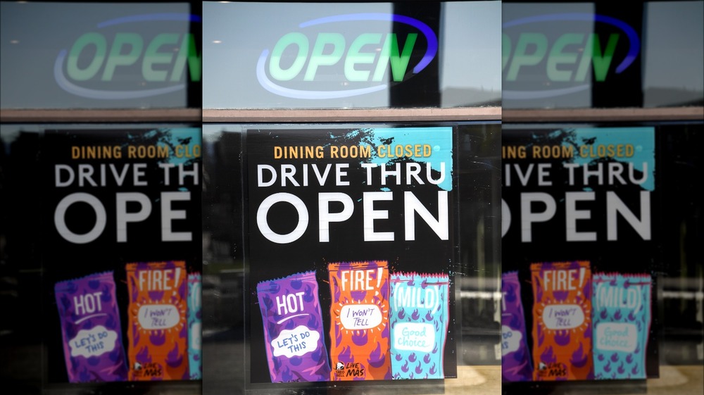 Taco Bell open sign