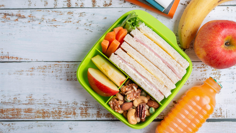 lunchbox sandwiches fruit lunch