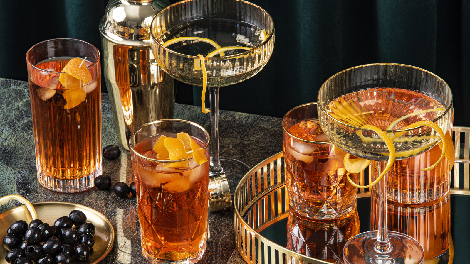 Here's How Many Standard Drinks Are In A Mixed Drink