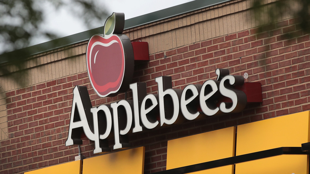 Applebee's restaurant sign on brick building 