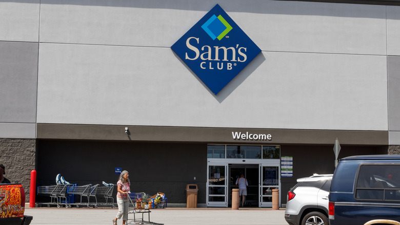 Outside of a Sam's Club