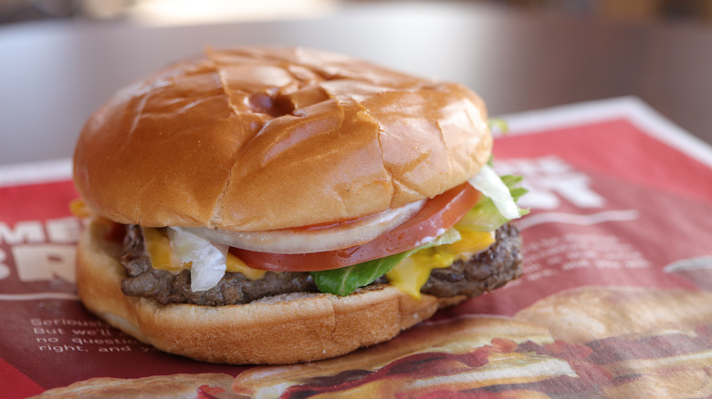 Wendy's cheeseburger