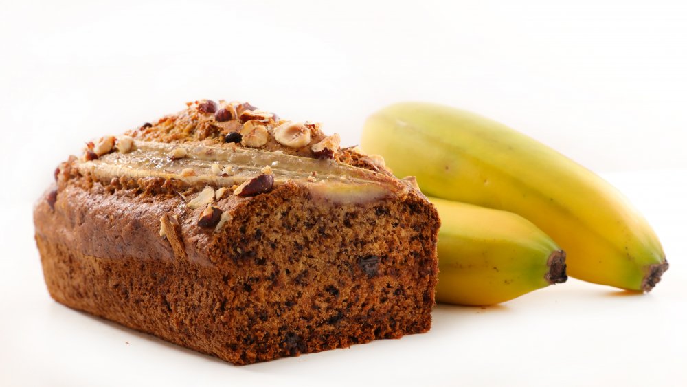 Here's How To Tell If A Banana Is Too Ripe For Banana Bread