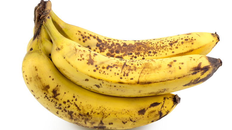 Here's How To Tell If A Banana Is Too Ripe For Banana Bread