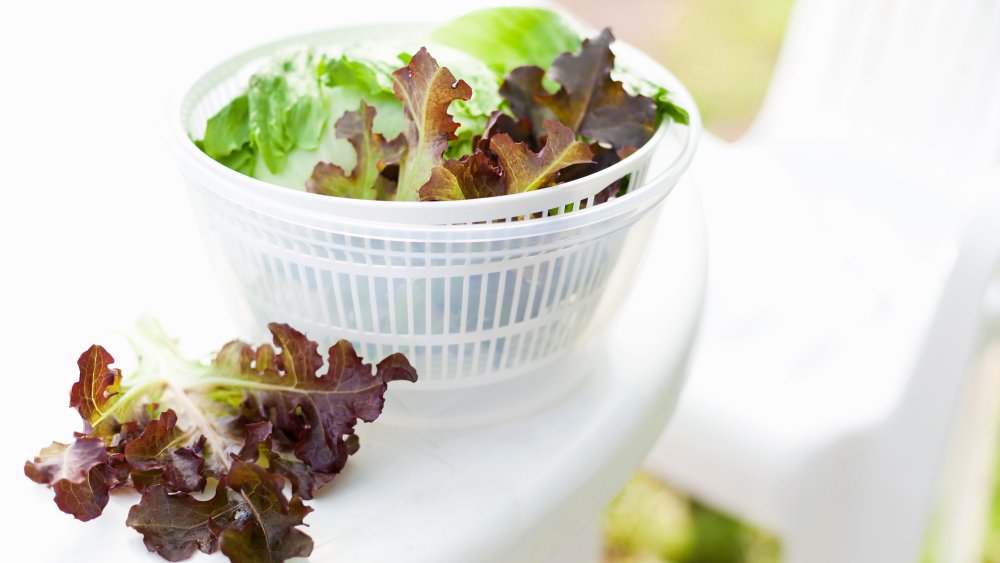 A salad spinner