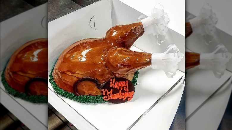 The turkey cake in a delivery box 