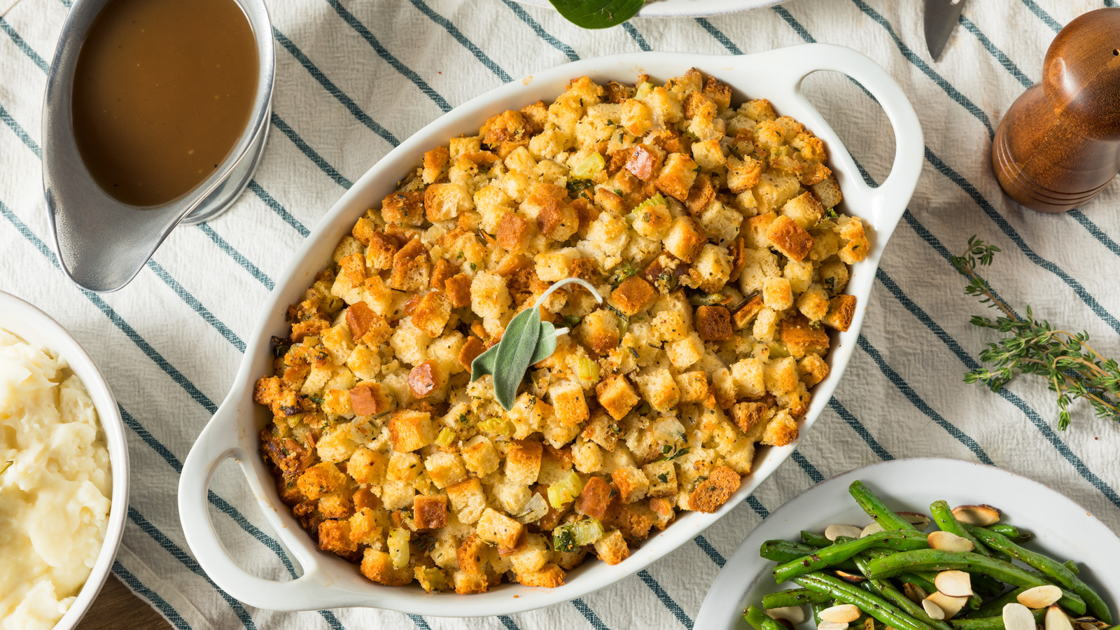 Here's The Difference Between Stuffing And Dressing