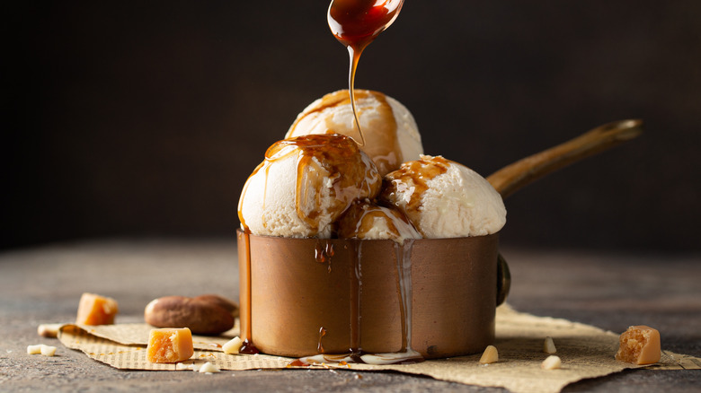 Ice cream scoops with caramel drizzle