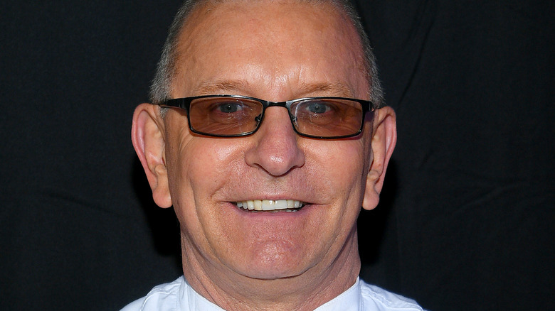 Robert Irvine smiling face