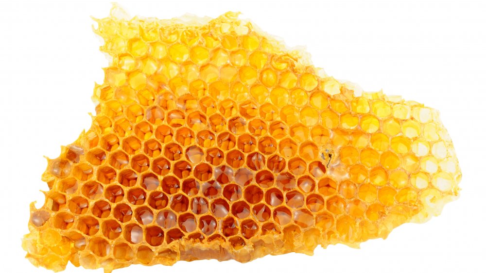 Here's What Happens When You Eat Honey Every Day