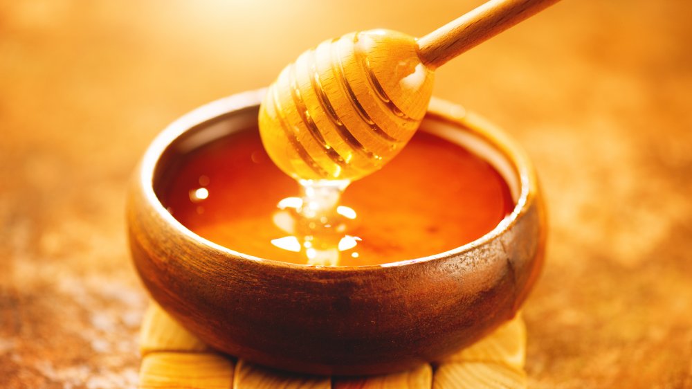 Here's What Happens When You Eat Honey Every Day