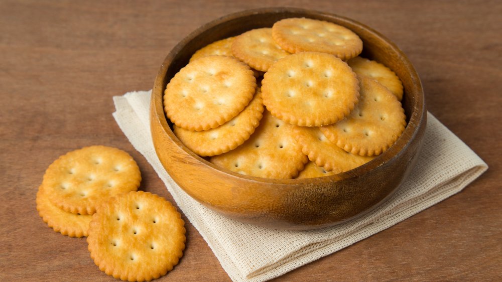 bowl of ritz crackers