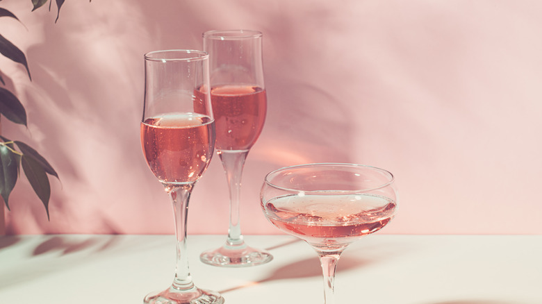 glasses of pink champagne