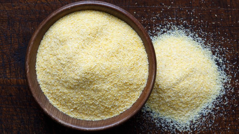 cornmeal in bowl 