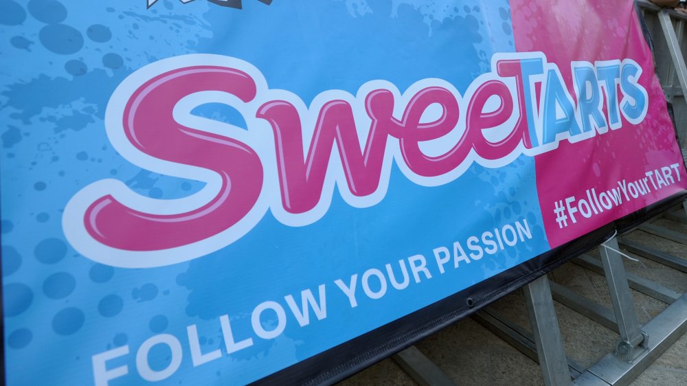 SweeTARTS logo advertisement
